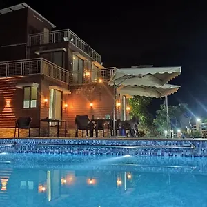  Villa Skyview India