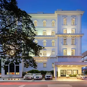 The Avenue Center Hotel